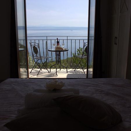 Apartman Sara S Pogledom Na More 로브란 외부 사진