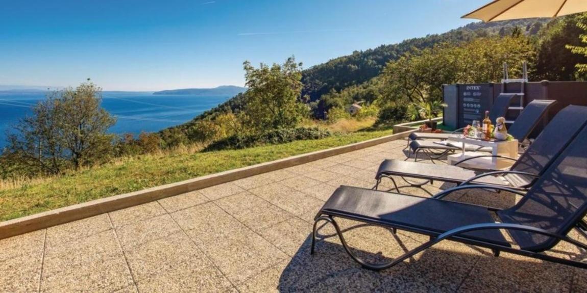 Apartman Sara S Pogledom Na More 로브란 외부 사진