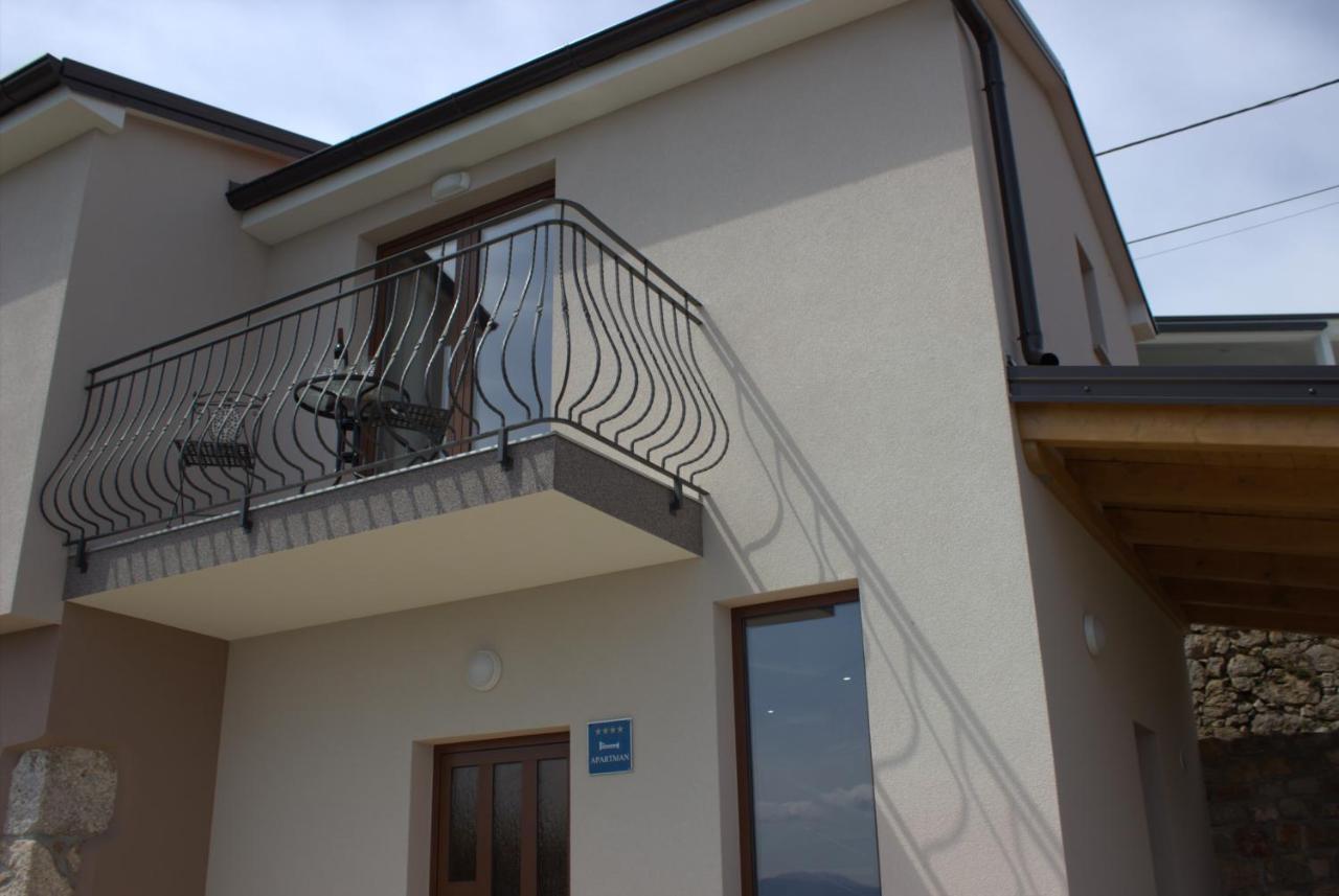 Apartman Sara S Pogledom Na More 로브란 외부 사진