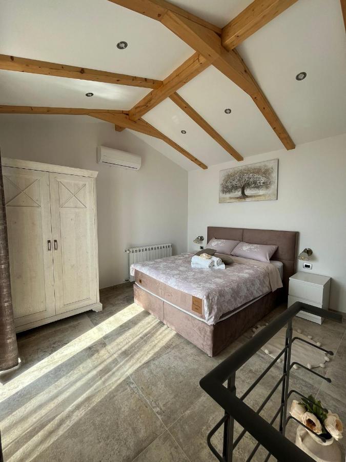 Apartman Sara S Pogledom Na More 로브란 외부 사진