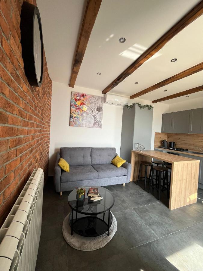 Apartman Sara S Pogledom Na More 로브란 외부 사진