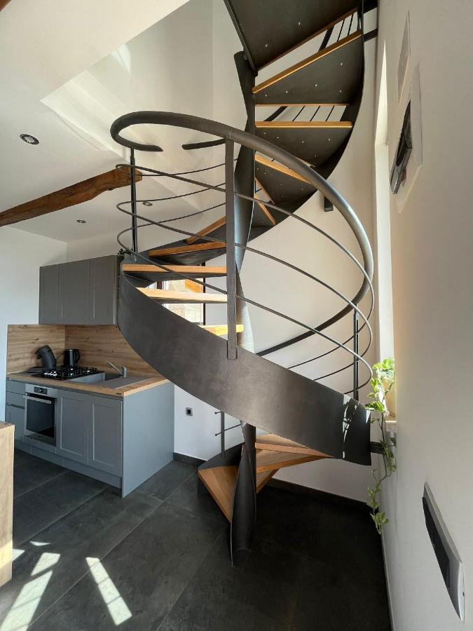 Apartman Sara S Pogledom Na More 로브란 외부 사진